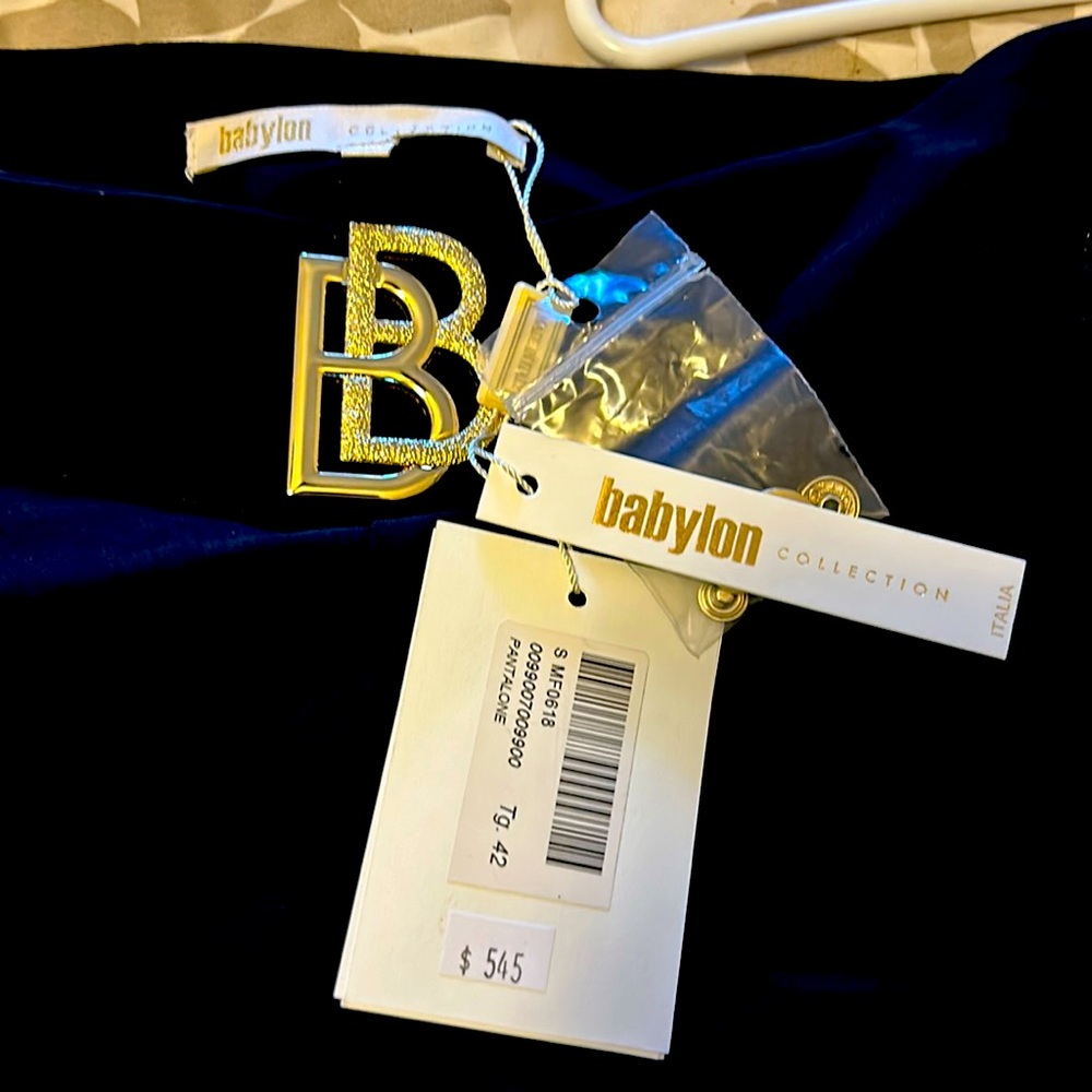 Made in Italy women’s Babylon size 42 gorgeous pants black with gold